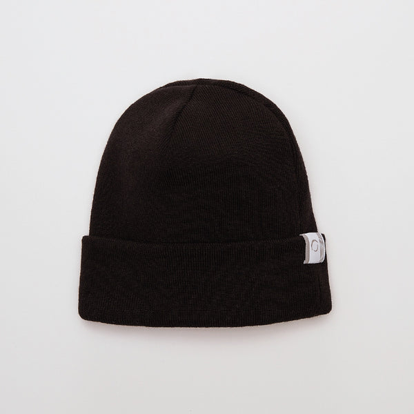 Tuque en laine mérinos bleue pâle / Black merino wool toque by Volprivé.