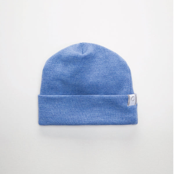 Tuque en laine mérinos bleue pâle / Light blue merino wool toque by Volprivé.