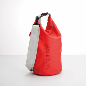 Sac au sec 5L rouge de Volprivé / Red 5L dry bag by Volprivé.