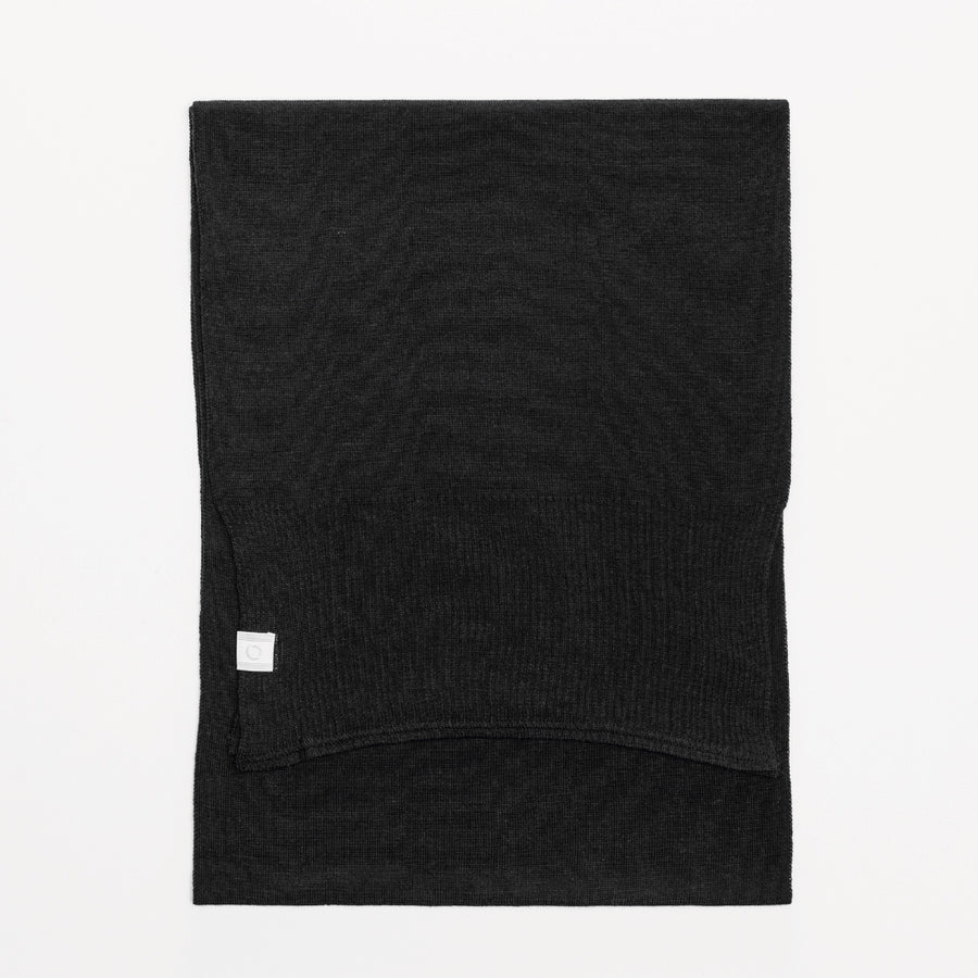 Foulard écharpe en laine mérinos noire / Scarf in merino wool black by Volprivé.